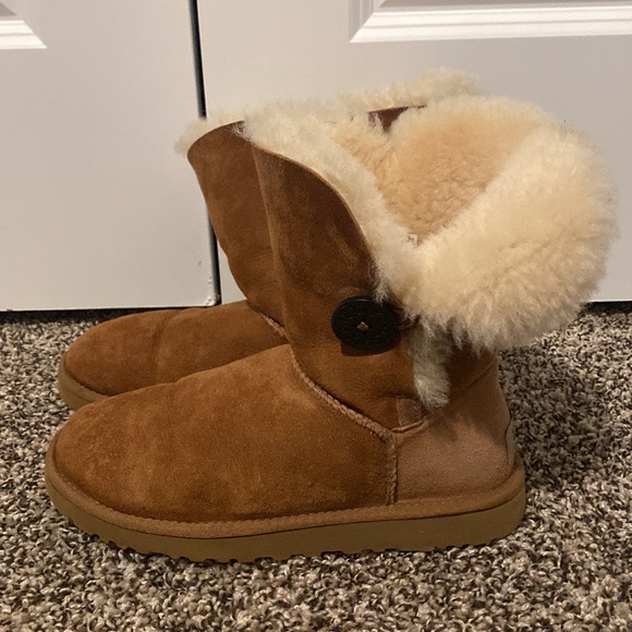 UGG Bailey Button Boots - Picture 2 of 5